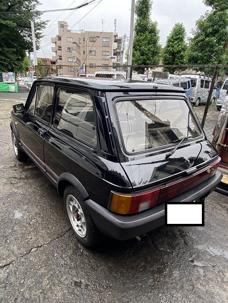 アウトビアンキ A112 アバルト 側面の鈑金の作業写真