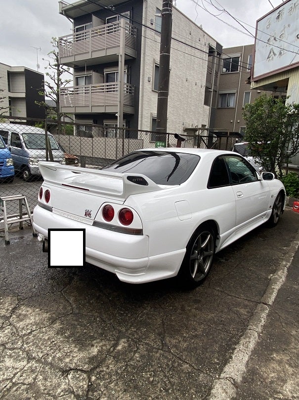日産 スカイライン GT-R R33 クォーターパネルの修復の作業写真